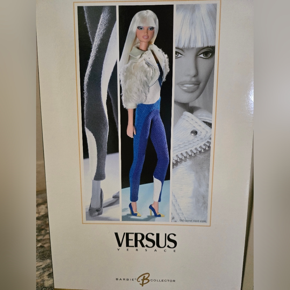 RARE Versace Barbie 2004 Gold Collectors Doll! - Picture 2 of 16